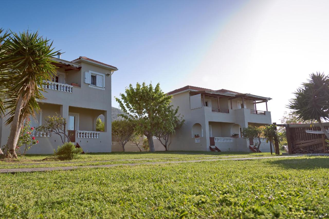 Caposaldo Apartments Akrata Exterior photo